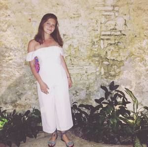 Meet your Posher, Dina